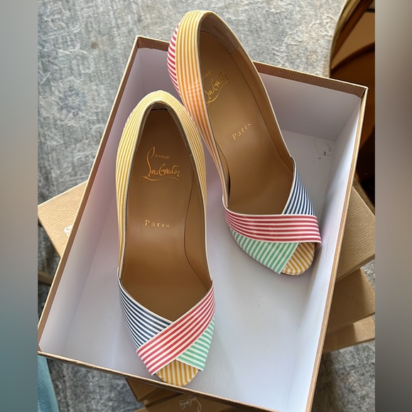 *Brand New* - Louboutin - MARINE ALTA 120 PATENT STRIPES
1200861
Size: 38 - Picture 13 of 13